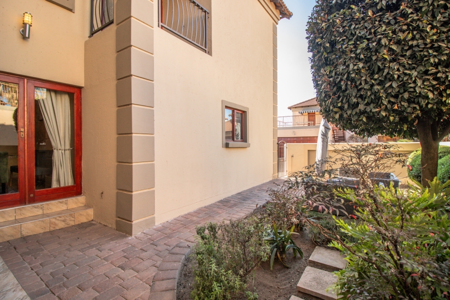 3 Bedroom Property for Sale in Sonneveld Gauteng