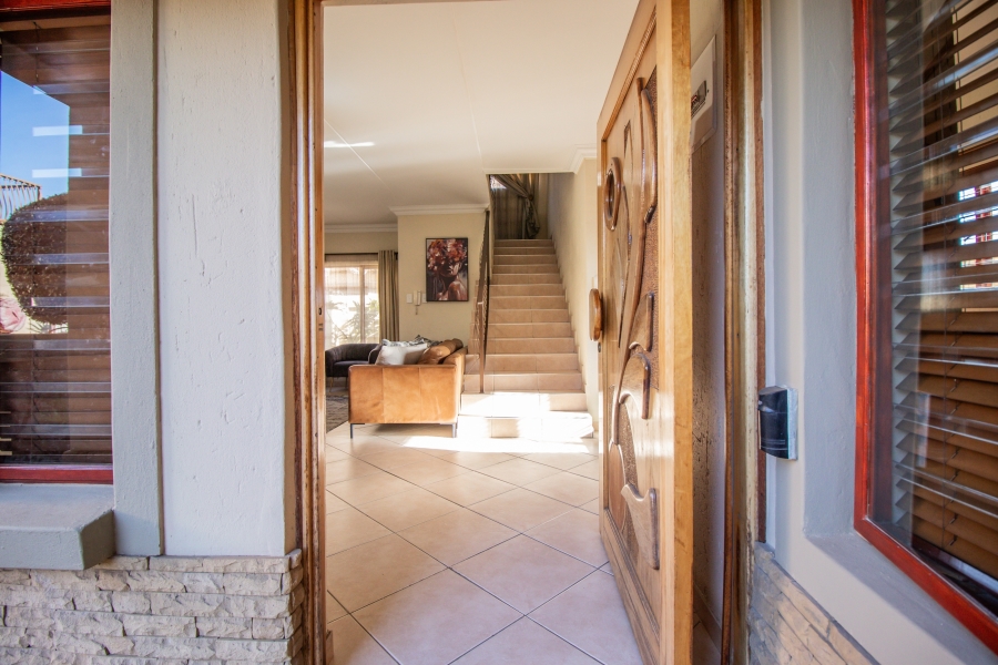 3 Bedroom Property for Sale in Sonneveld Gauteng