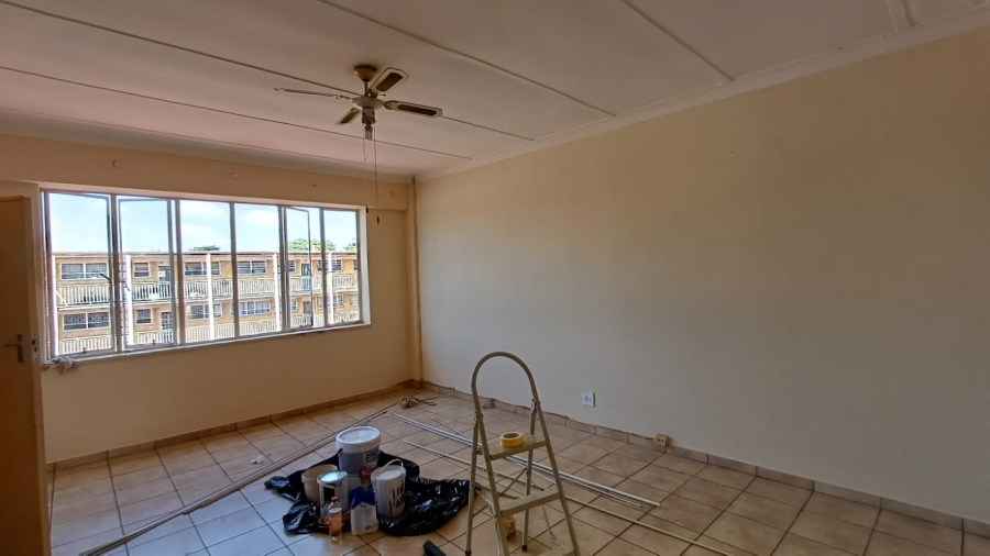 To Let 2 Bedroom Property for Rent in New Redruth Gauteng