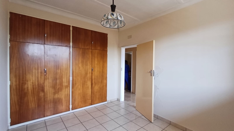To Let 2 Bedroom Property for Rent in New Redruth Gauteng
