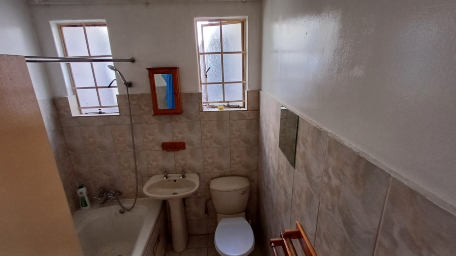 To Let 2 Bedroom Property for Rent in New Redruth Gauteng