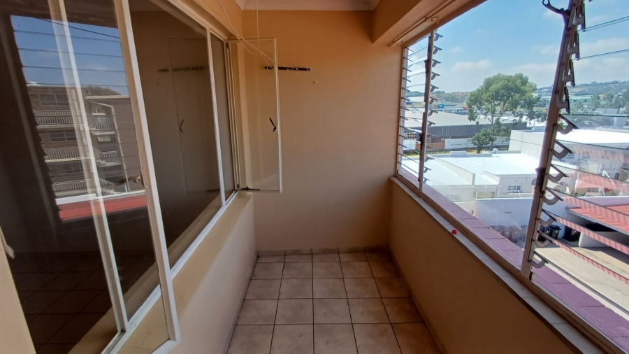 To Let 2 Bedroom Property for Rent in New Redruth Gauteng