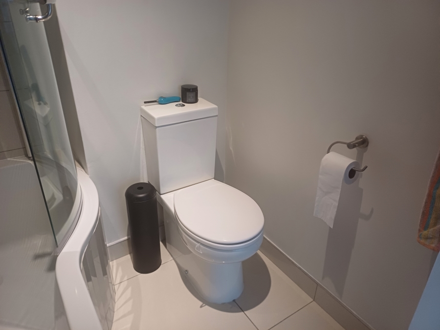 To Let 2 Bedroom Property for Rent in Rosebank Gauteng