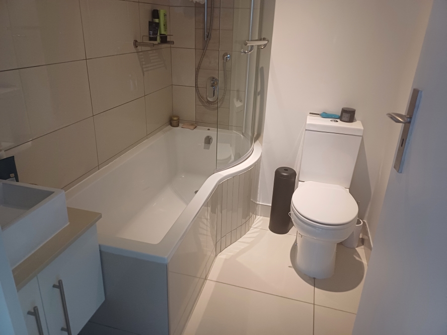 To Let 2 Bedroom Property for Rent in Rosebank Gauteng