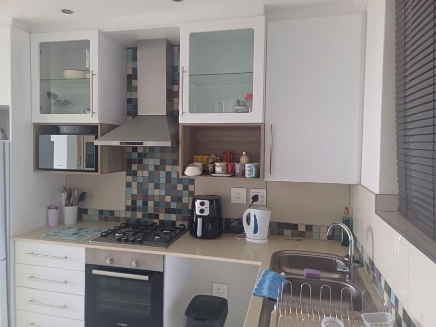 To Let 2 Bedroom Property for Rent in Rosebank Gauteng