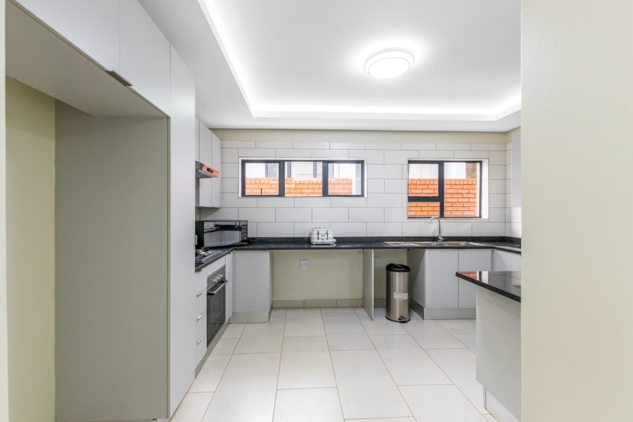 To Let 3 Bedroom Property for Rent in Bedford Gardens Gauteng