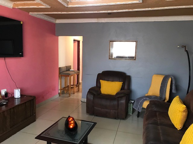 4 Bedroom Property for Sale in Buhle Park Gauteng