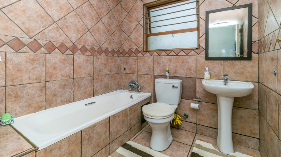 2 Bedroom Property for Sale in Sharonlea Gauteng