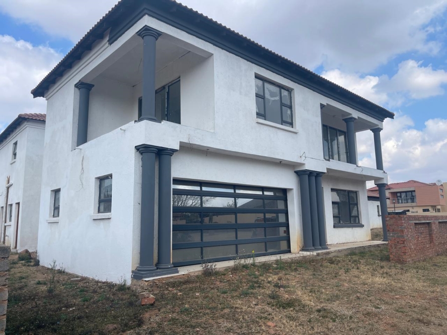 9 Bedroom Property for Sale in Theresa Park Gauteng