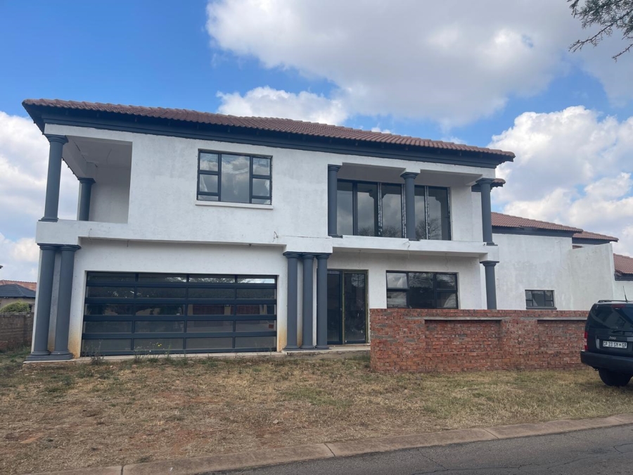 9 Bedroom Property for Sale in Theresa Park Gauteng