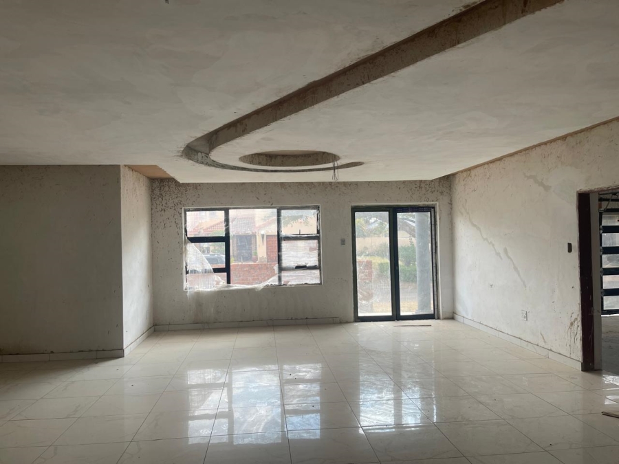 9 Bedroom Property for Sale in Theresa Park Gauteng