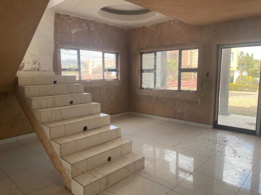 9 Bedroom Property for Sale in Theresa Park Gauteng