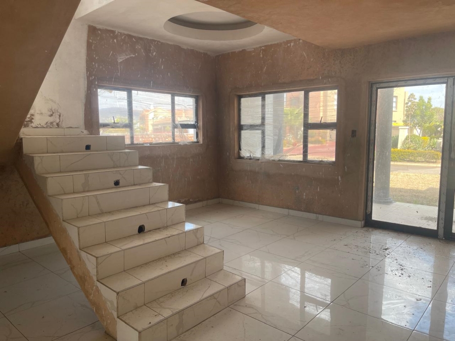 9 Bedroom Property for Sale in Theresa Park Gauteng