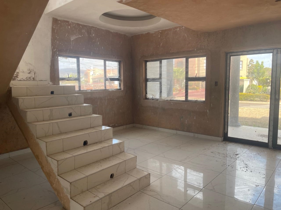 9 Bedroom Property for Sale in Theresa Park Gauteng