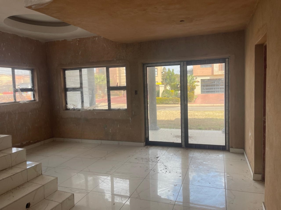 9 Bedroom Property for Sale in Theresa Park Gauteng