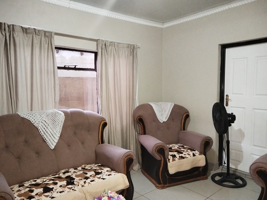 2 Bedroom Property for Sale in Boitumelo Gauteng