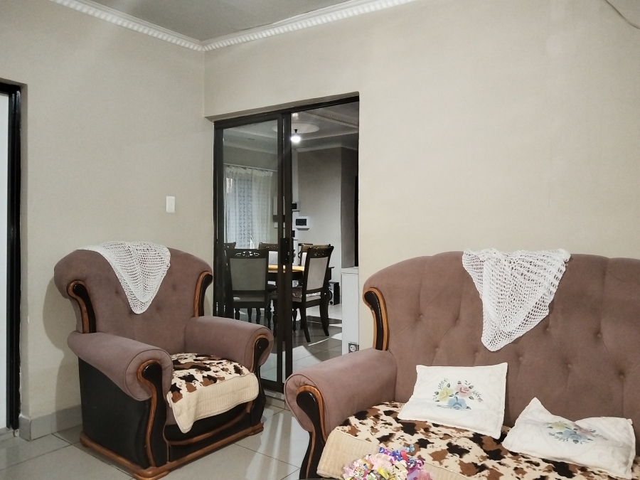 2 Bedroom Property for Sale in Boitumelo Gauteng