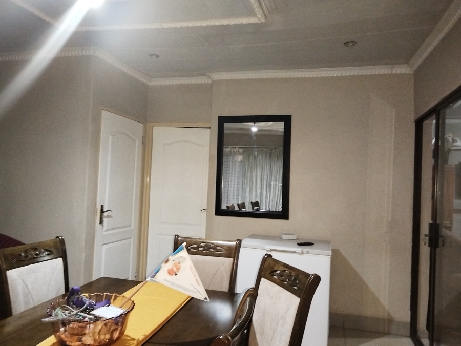 2 Bedroom Property for Sale in Boitumelo Gauteng