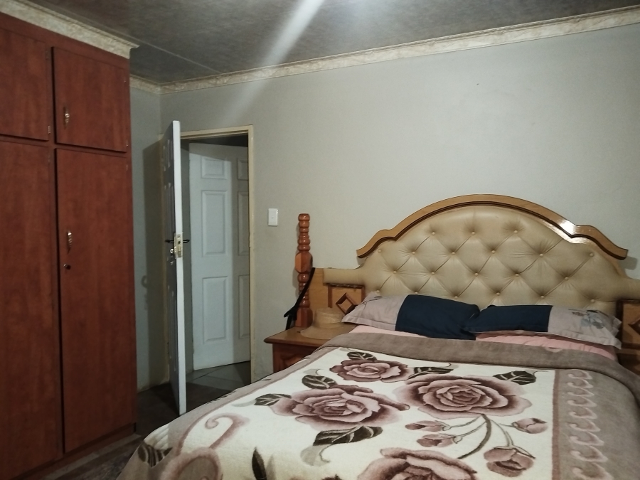 2 Bedroom Property for Sale in Boitumelo Gauteng