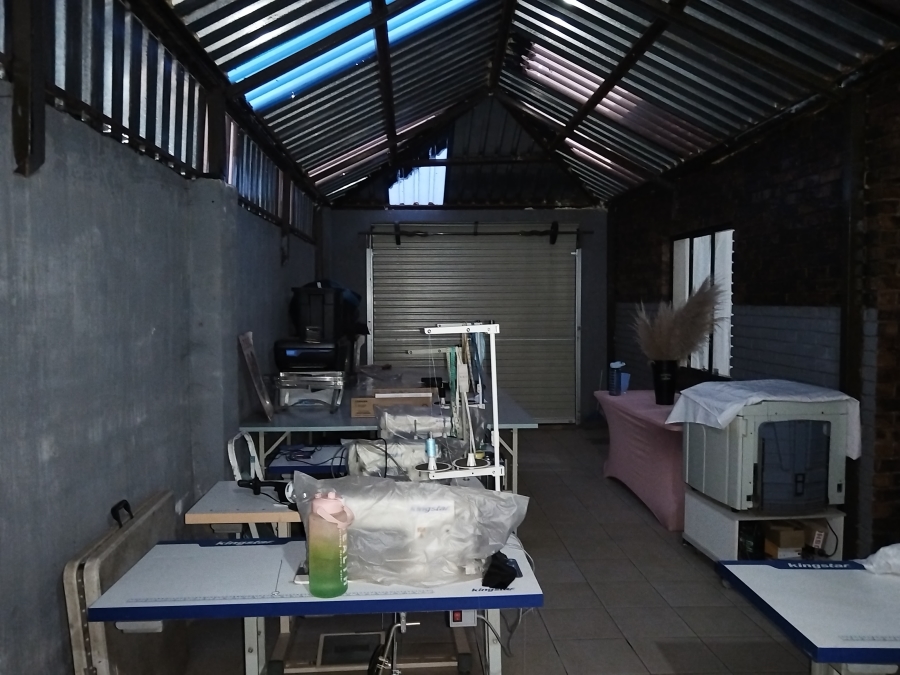 2 Bedroom Property for Sale in Boitumelo Gauteng