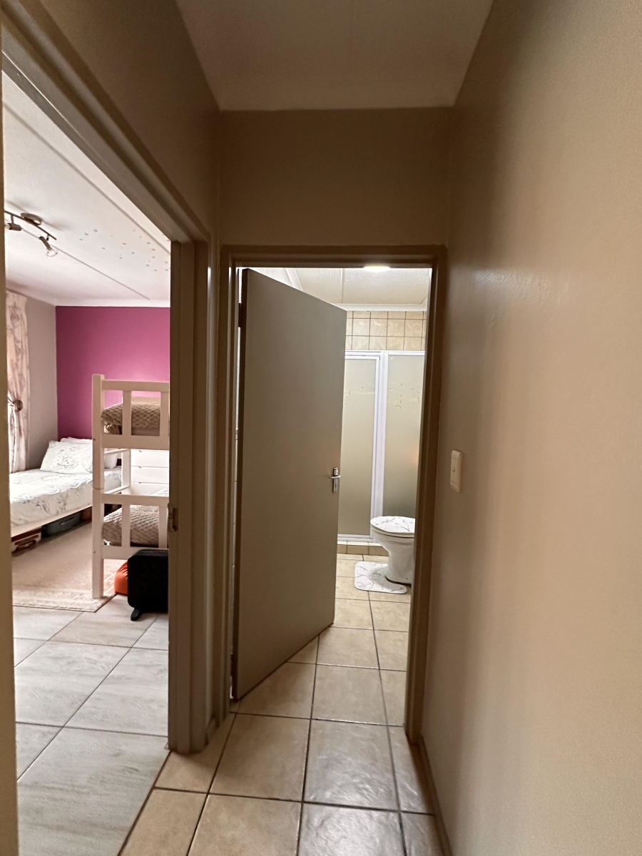 2 Bedroom Property for Sale in Noordwyk Gauteng