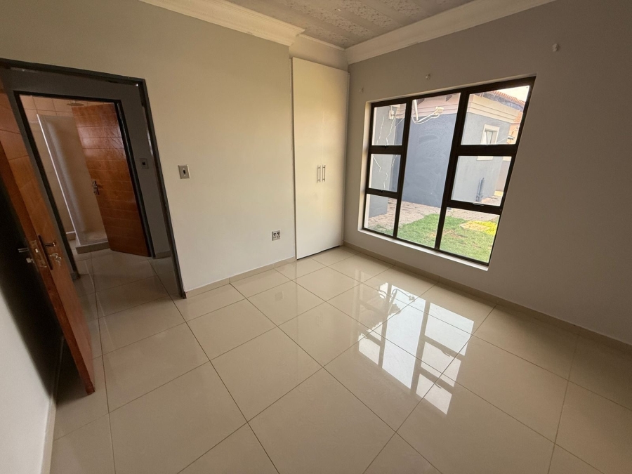4 Bedroom Property for Sale in Theresa Park Gauteng