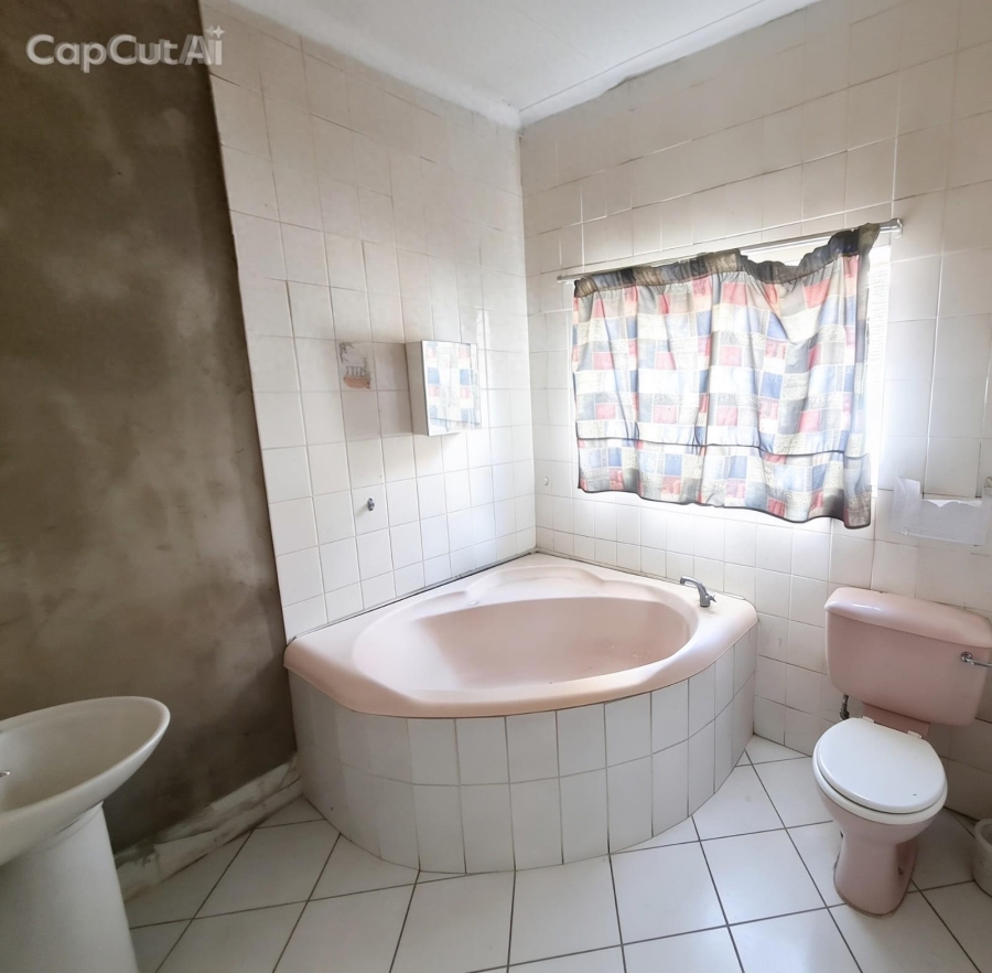 8 Bedroom Property for Sale in Vanderbijlpark SE 7 Gauteng