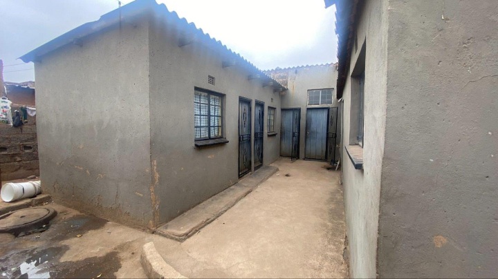9 Bedroom Property for Sale in Temong Gauteng