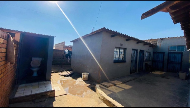 9 Bedroom Property for Sale in Temong Gauteng