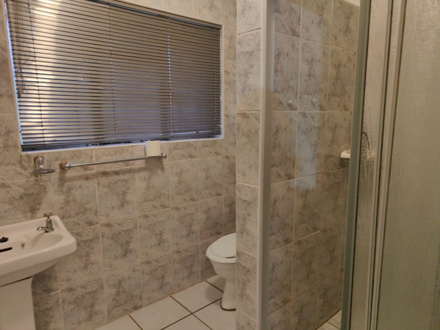 To Let 3 Bedroom Property for Rent in Risiville Gauteng