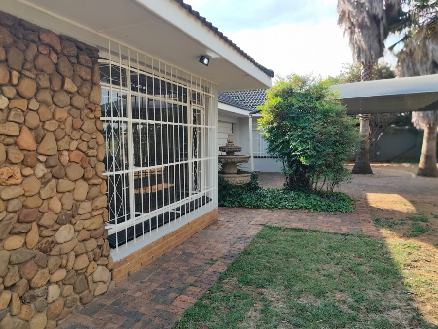 To Let 3 Bedroom Property for Rent in Risiville Gauteng