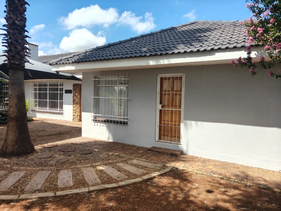 To Let 3 Bedroom Property for Rent in Risiville Gauteng