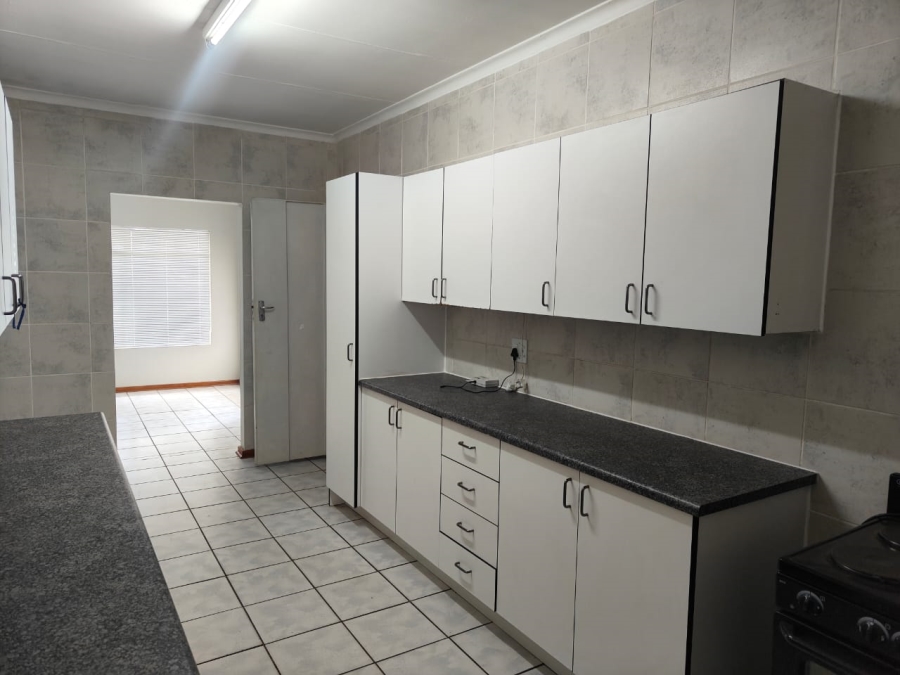 To Let 3 Bedroom Property for Rent in Risiville Gauteng