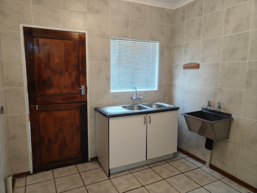 To Let 3 Bedroom Property for Rent in Risiville Gauteng