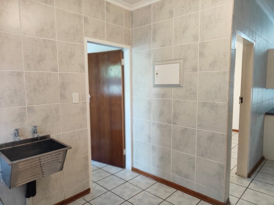 To Let 3 Bedroom Property for Rent in Risiville Gauteng