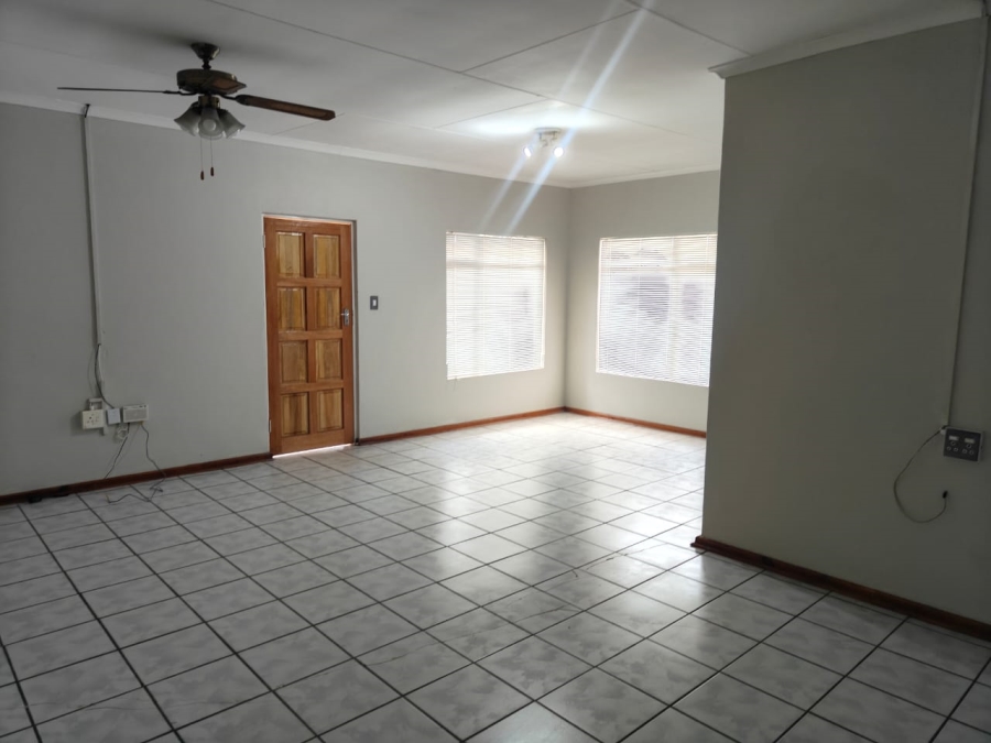 To Let 3 Bedroom Property for Rent in Risiville Gauteng