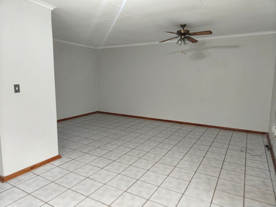 To Let 3 Bedroom Property for Rent in Risiville Gauteng