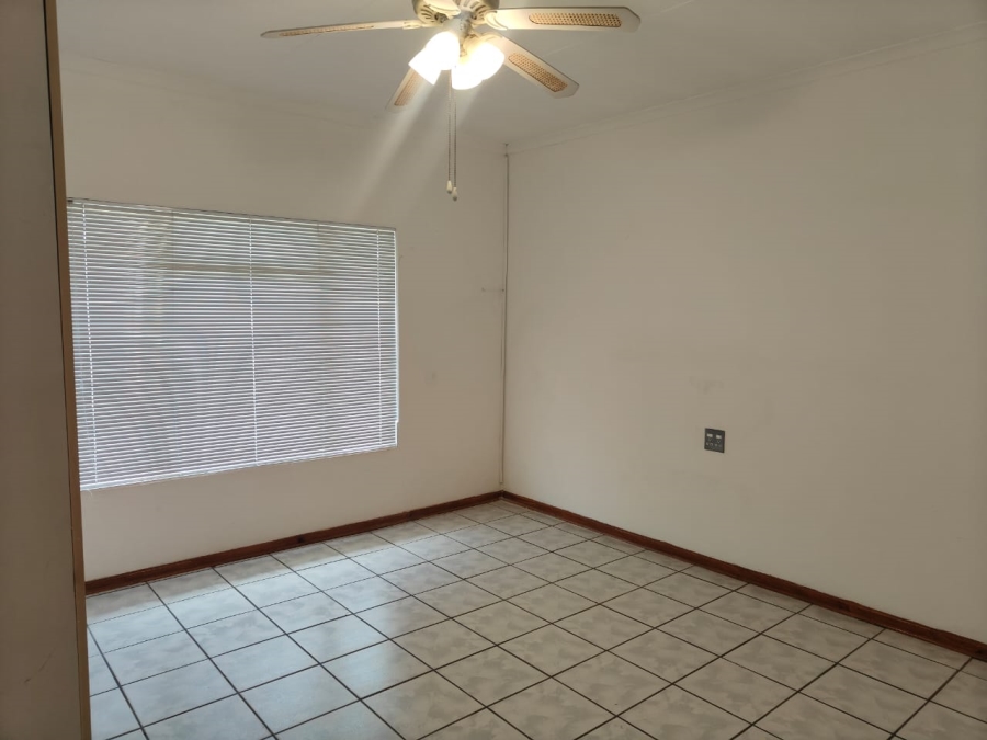 To Let 3 Bedroom Property for Rent in Risiville Gauteng