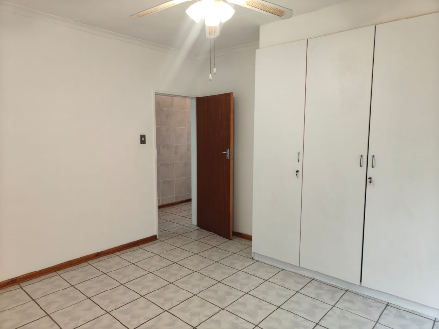 To Let 3 Bedroom Property for Rent in Risiville Gauteng