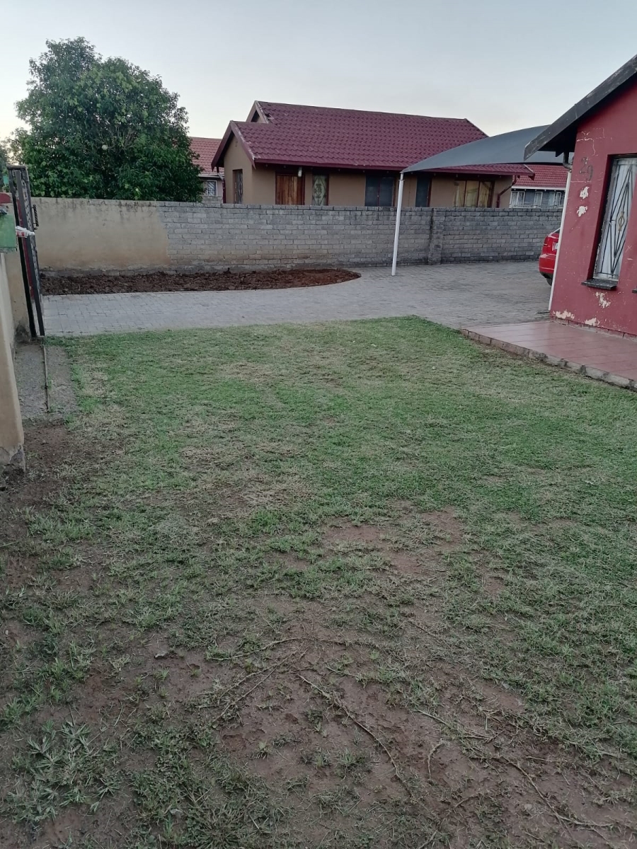2 Bedroom Property for Sale in Unitas Park Gauteng