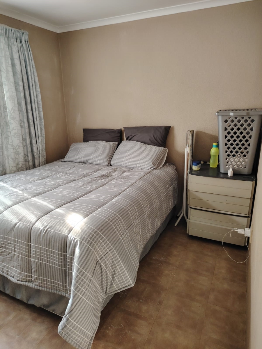 2 Bedroom Property for Sale in Unitas Park Gauteng