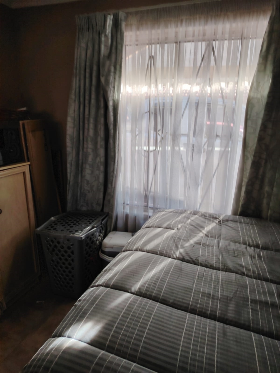 2 Bedroom Property for Sale in Unitas Park Gauteng