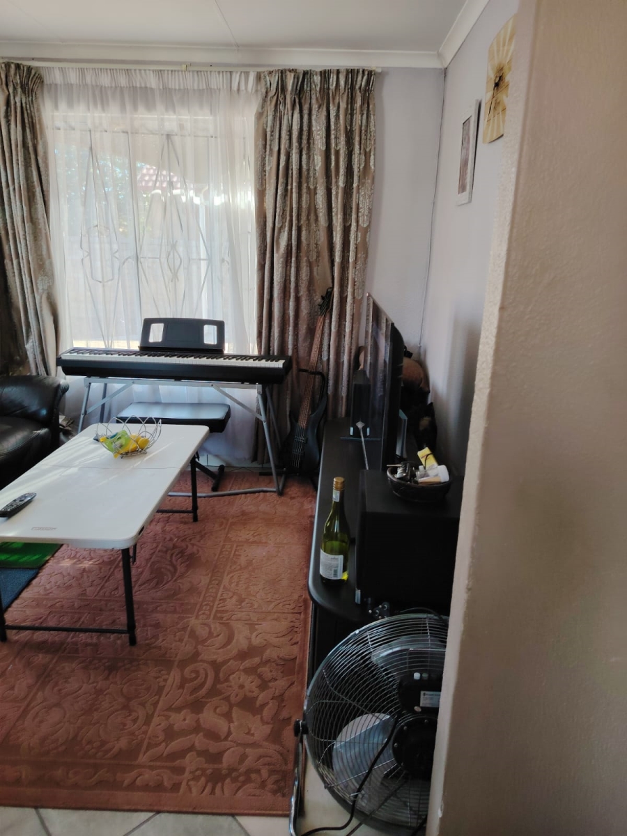 2 Bedroom Property for Sale in Unitas Park Gauteng