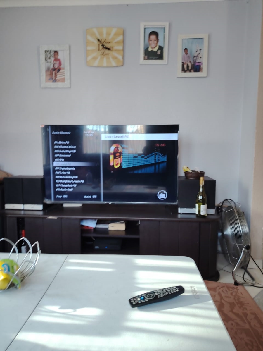 2 Bedroom Property for Sale in Unitas Park Gauteng