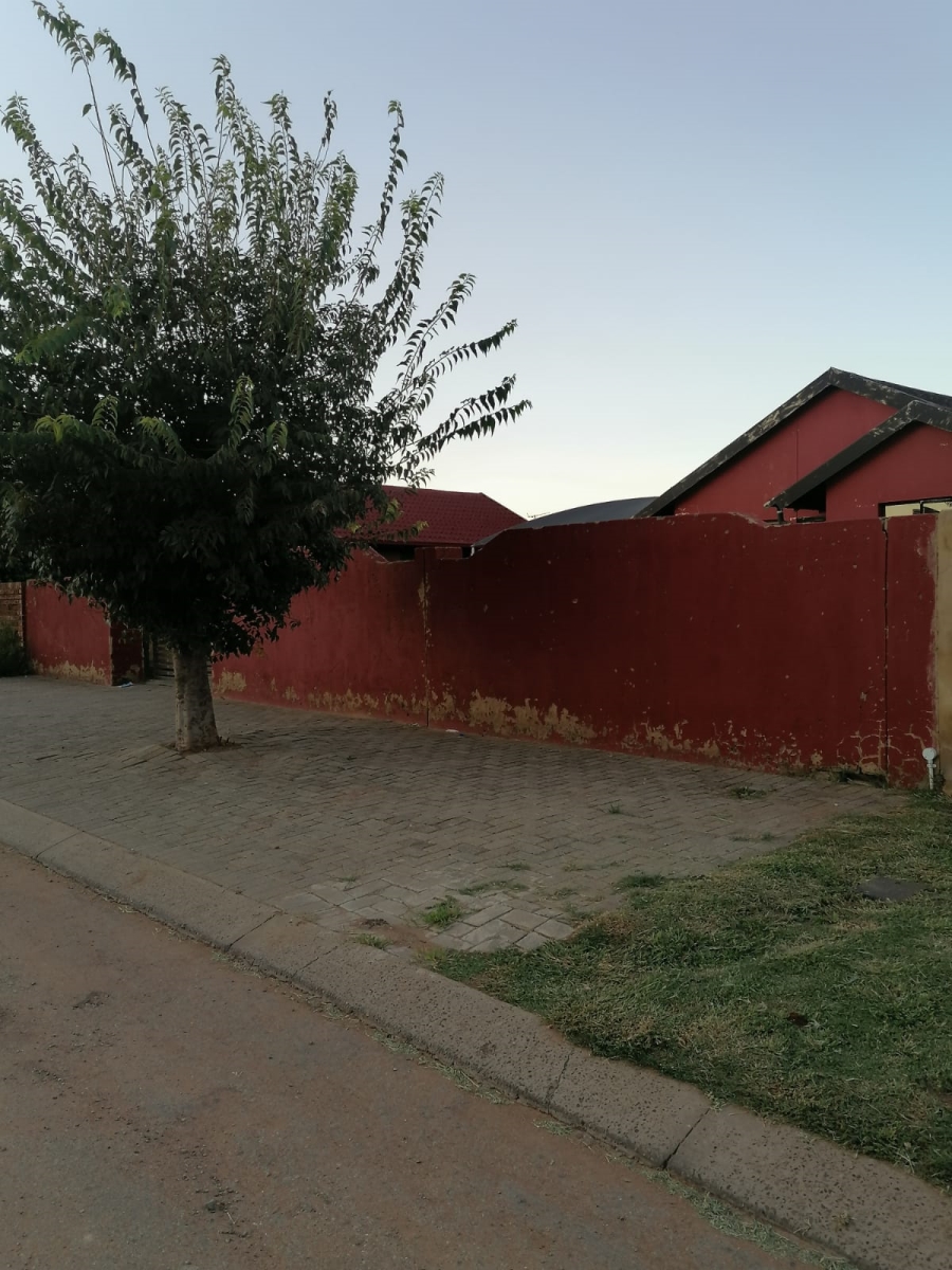 2 Bedroom Property for Sale in Unitas Park Gauteng