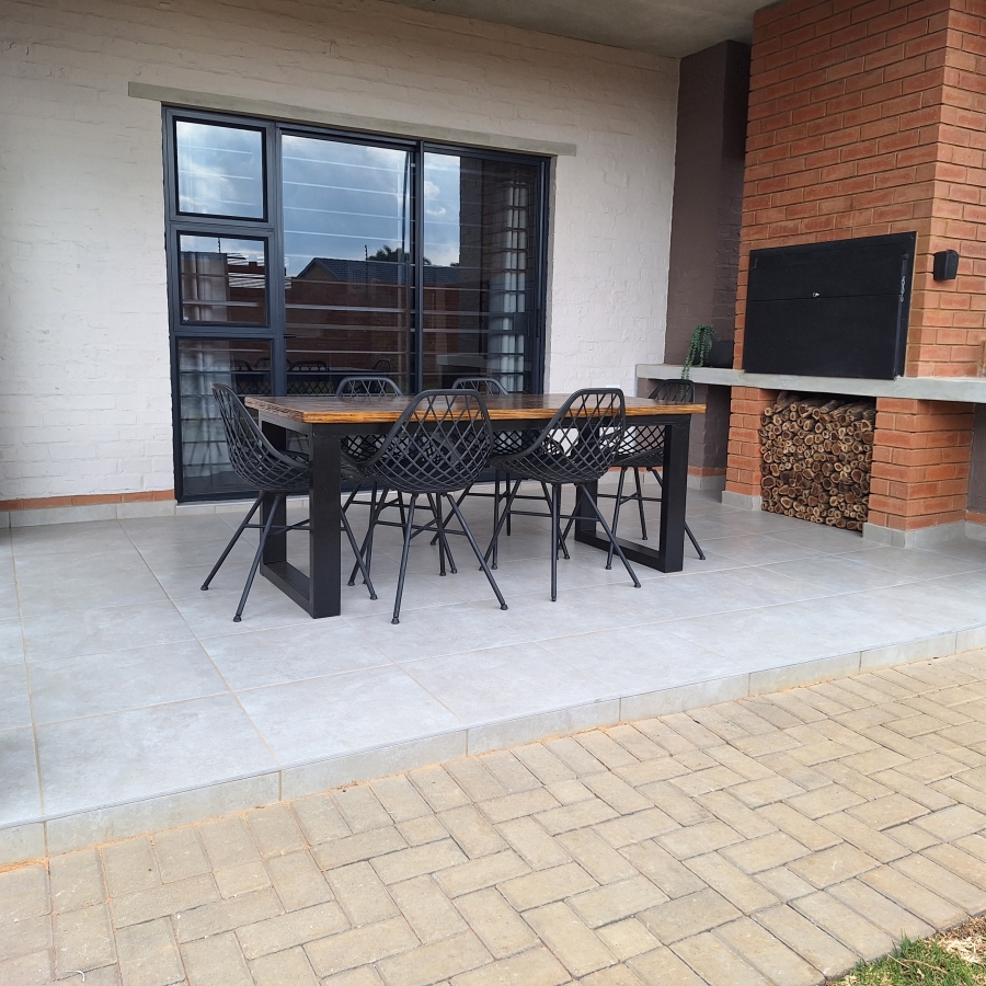 To Let 2 Bedroom Property for Rent in Rietvalleirand Gauteng