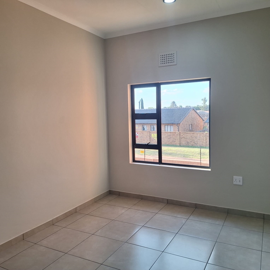 2 Bedroom Property for Sale in Rietvalleirand Gauteng