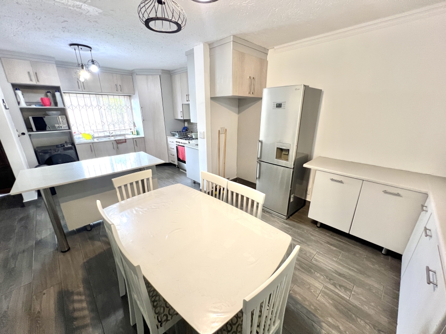 To Let 2 Bedroom Property for Rent in Halfway Gardens Gauteng