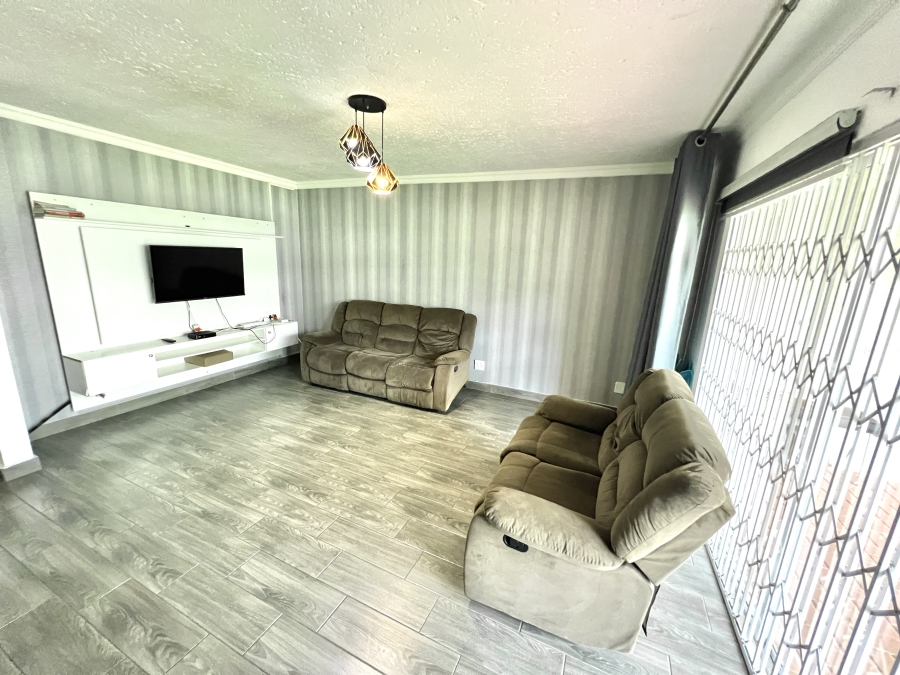 To Let 2 Bedroom Property for Rent in Halfway Gardens Gauteng