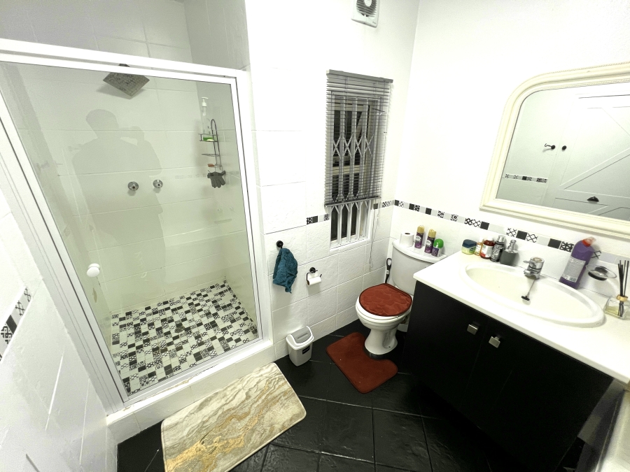 To Let 2 Bedroom Property for Rent in Halfway Gardens Gauteng